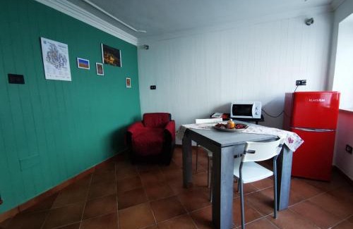 Fontanile Apartment | Small House Monferrato