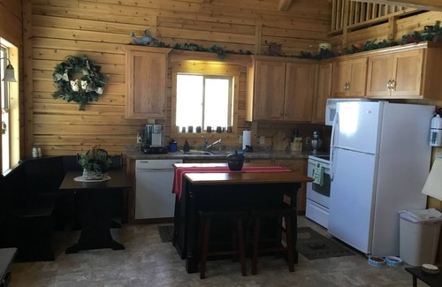 Wetmore Cabin | Small log cabin in the woods