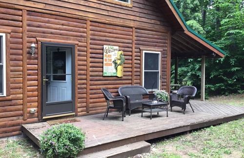 Wetmore Cabin | Small log cabin in the woods