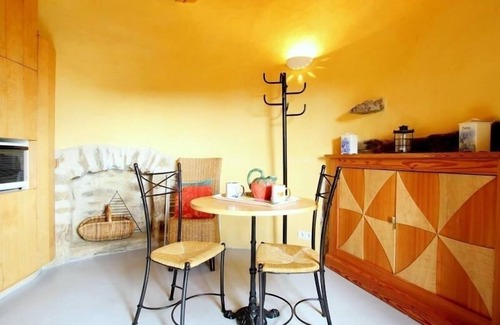 La Fagette Cottage | Small mill with garden, near windmills and turbines