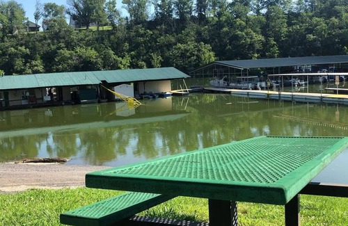 Harrodsburg Cabin | Small Rustic Cabin on Herrington Lake at Royalty's Marina