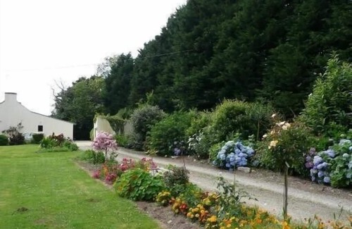 Gouesnach Cottage | Small, semi-detached, quiet et mod cons house in countryside, 4km from Benodet
