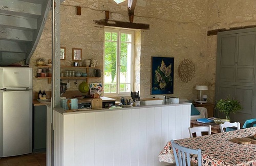 Castillonnes House | Small stone house with swimming pool and garden