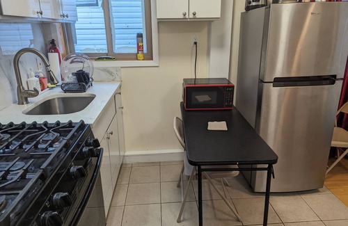 Queens Apartment | Small Studio with all amenities. 5 minutes to fastfood and 24 hours grocery