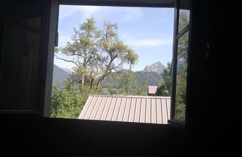 Essert-Romand House | Small typical house 5 min from Morzine 2 bedrooms 1 double bed and 2 single beds/4 pers.