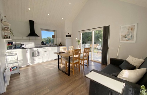 Svangsta House | Smaller cabin in wonderful forest environment and only 40 m to fishing opportunity | SE03012