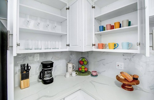 Alhambra Apartment | Smart 2BR Unit + Parking + Near DTLA #TravelSGV