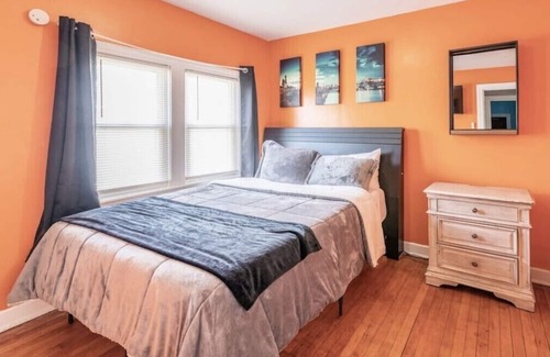 Evergreen Park Apartment | Smart House w/ Spa Room near Chicago