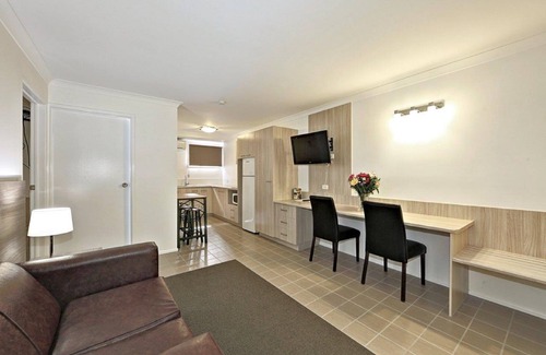 Millbank Hotel | Smart Motel Bert Hinkler