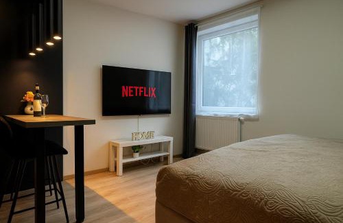 Vrsovice Apartment | Smarty Choice Living with Netflix - Kubánské náměstí