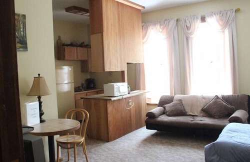 Silverton Apartment | Smedley's Suites