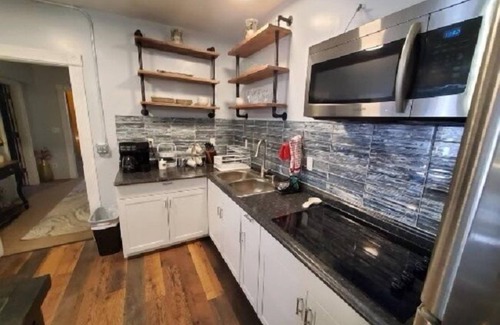Silverton Apartment | Smedley's Suites