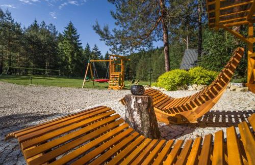 Uscie Gorlickie House | Smerekowiec domek w lesie z jacuzzi- Beskid Niski