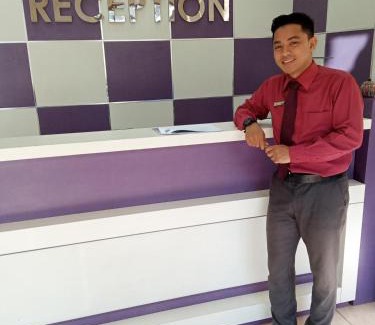 Wonokromo Hotel | SMESA Edotel Syariah Surabaya Mitra RedDoorz