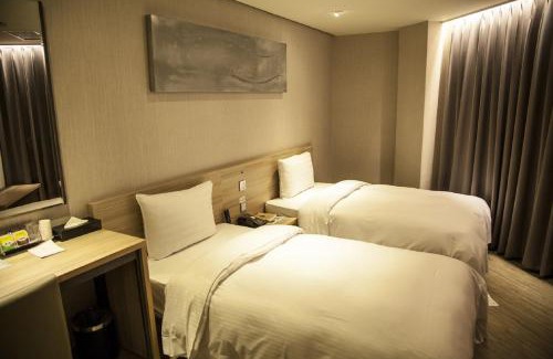 Central District Hotel | Smile 73 Hotel
