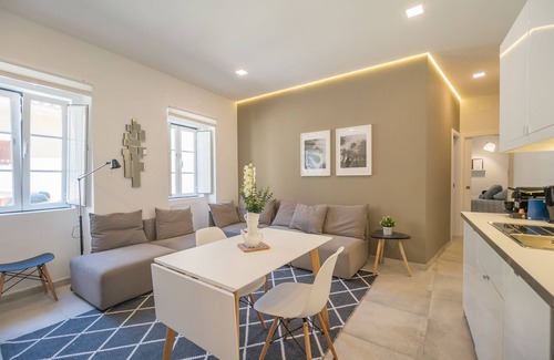 Socorro Apartment | Smile you are at Mouraria, excellent location!