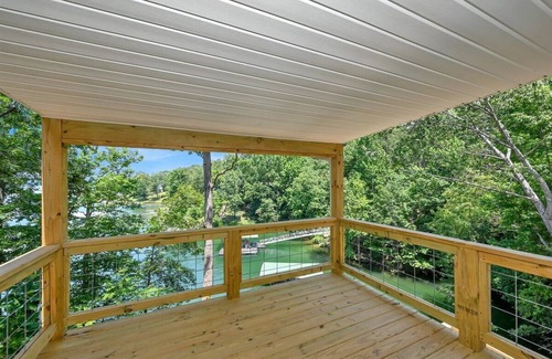 Crane Hill Cabin | SMITH LAKE CABIN