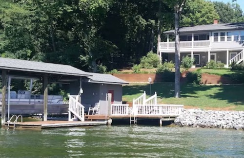Westlake Corner House | Smith Mountain Lake: Your Perfect Waterfront Escape