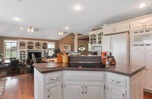 Smithville House | Smithville Lakehouse Country Living up to 15 guests!