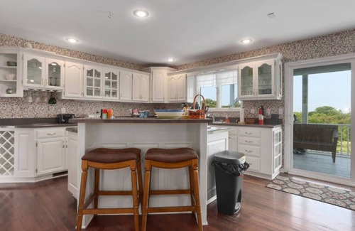 Smithville House | Smithville Lakehouse Country Living up to 15 guests!