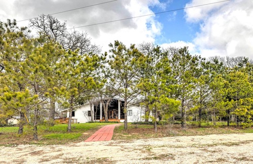 Smithville House | Smithville Retreat on 25 Private Acres!