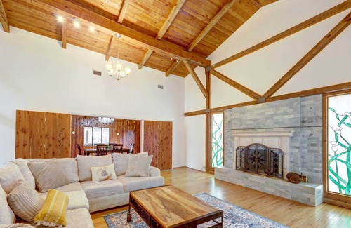 Smithville House | Smithville Retreat on 25 Private Acres!