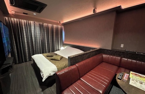 Toyonaka Hotel | SmokingLuxurious Royal Room Free breakfast and free parking /Toyonaka Ōsaka