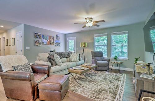 Leicester House | Smoky Mountains Leicester Home with Deck!