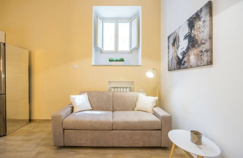 Vittorio Emanuele Apartment | Smooth Vibes at Chiaia by NapoliApartments