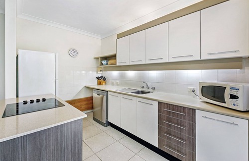 Korora Apartment | Smugglers On The Beach 2 Bedroom Apartment