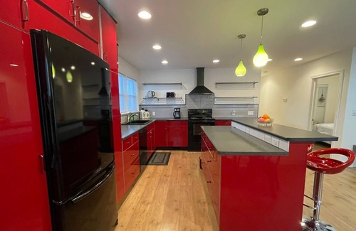 Byron Apartment | Snazzy 2-Bedroom Unit in the Heart of Byron