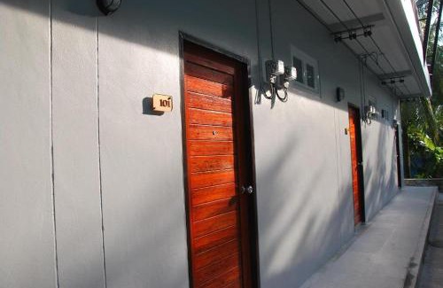 Pa Klok Hotel | Snooze Inn Phuket - Free Shuttle to Bang Rong Pier