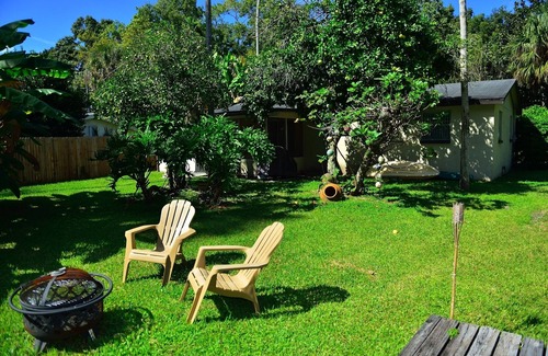 Homosassa House | Snorkel with the Manatees in Your Back Yard - Kayaks Included