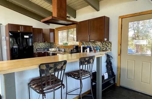 North Central Evergreen House | Snow capped views, wildlife, lake, close to skiing & Red Rocks Amphitheater