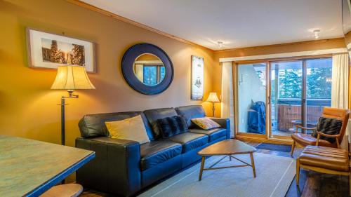 Sun Peaks Apartment | Snow Creek Village #48 By Bear Country