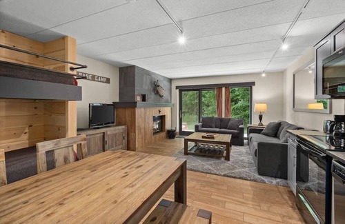 West Dover Condo | Snow Tree Lodge @ Base of Mount Snow w/Fireplace!