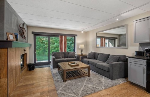 West Dover Condo | Snow Tree Lodge @ Base of Mount Snow w/Fireplace!
