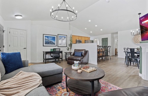 Ogden House | SnowBasin, Breakfast, Pets, Massage, BBQ, 30+