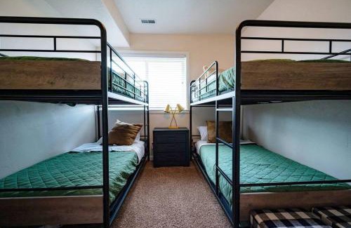 Ogden House | Snowbasin Lakehouse with Hot Tub and Resort Amenities