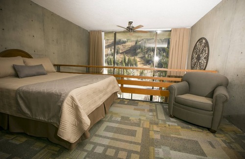 Salt Lake Mountain Resorts Cabin | Snowbird's PREMIER Ski-in Ski-out Suite @ Iron Blosam Lodge