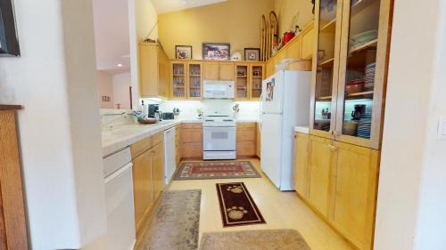 Mammoth Lakes Apartment | Snowcreek #760 condo