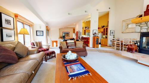 Mammoth Lakes Apartment | Snowcreek #760 condo