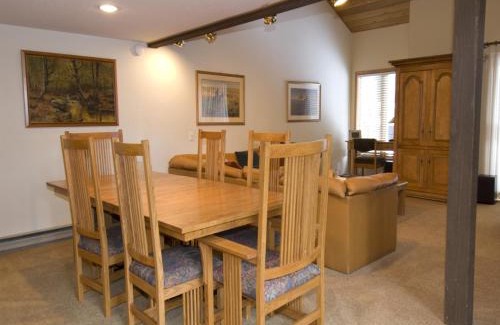 Mammoth Lakes Resort | Snowcreek Resort Vacation Rentals