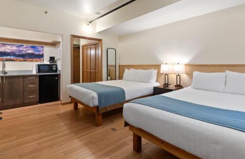 Leavenworth House | Snowcreek Suite - Aspen - Hot Tub - Kitchenette