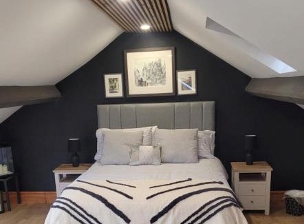 Penrhyndeudraeth Apartment | Snowdon view, steam railway & Portmeirion nearby