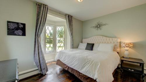 Lake City Apartment | Snowdrop Apartment - Just 10 Minutes to the Beach!