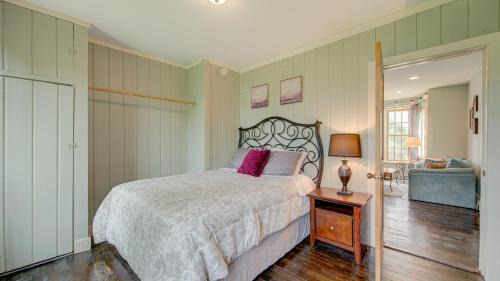 Lake City Apartment | Snowdrop Apartment - Just 10 Minutes to the Beach!