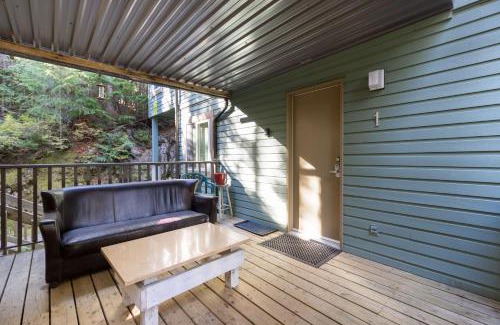 Whistler Creekside Apartment | Snowed Inn - Free Parking