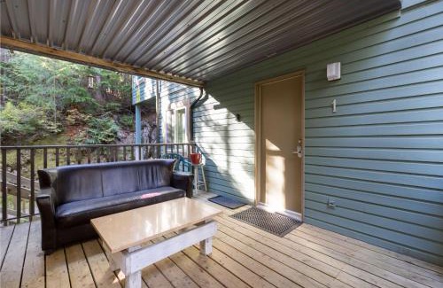 Whistler Creekside Apartment | Snowed Inn - Free Parking