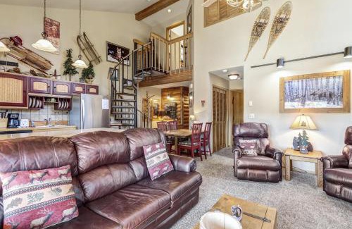 Four O'Clock House | Snowflake Overlook